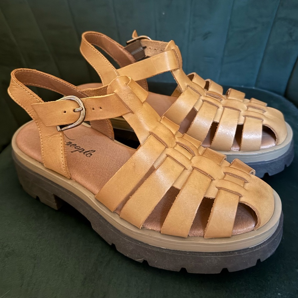 Free People Delaney Fisherman Platforms in Dark Sand Size 37